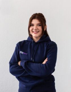 Über uns 11 Denisa Bidea